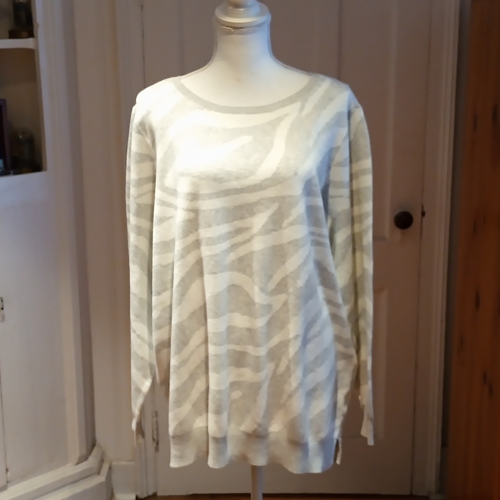 NEW Belle by Kim Gravel "Can't Stop Wearing It" Tiger Stripe Sweater